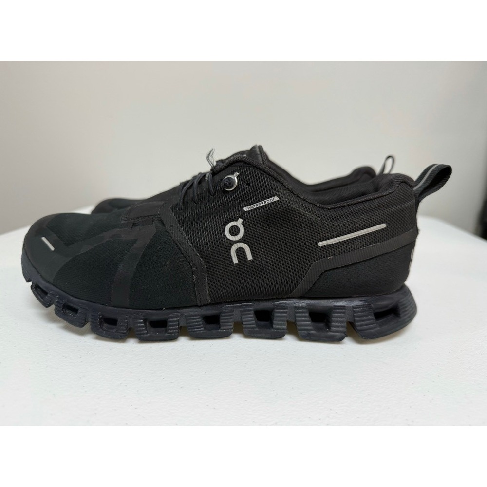 On Running Cloud Waterproof Sneakers All Black Womens 7.5 Low Top Running Shoes